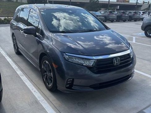 Used 2023 Honda Odyssey Elite image 2