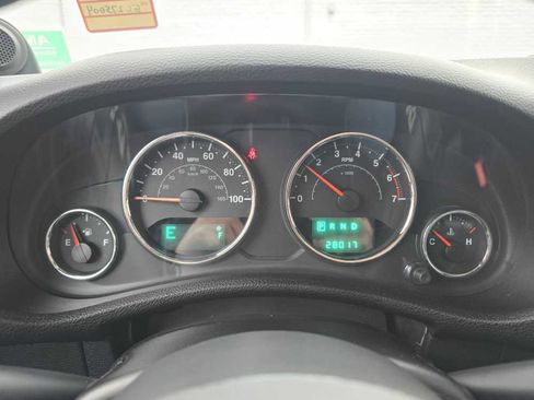 Used 2014 Jeep Wrangler Unlimited Sahara w/ Dual Top Group image 20