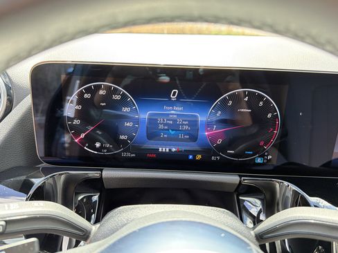 Used 2025 Mercedes-Benz GLA 250 4MATIC image 27