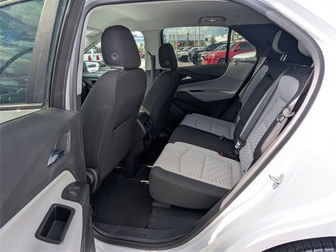 Used 2021 Chevrolet Equinox LS image 9
