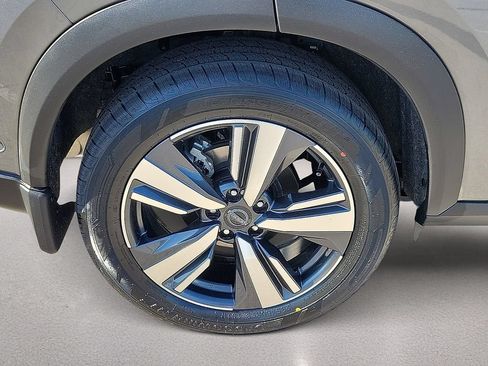 Used 2024 Nissan Rogue SL w/ SL Premium Package FWD image 7
