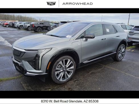 Used 2025 Cadillac Optiq Luxury 2 AWD/4WD image 1