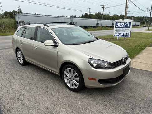 Used 2013 Volkswagen Jetta SE FWD image 1