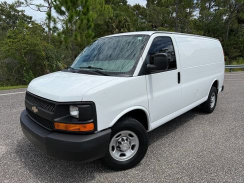 Used 2015 Chevrolet Express 2500 image 1