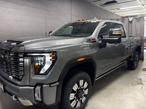 New 2026 GMC Sierra 2500 Denali w/ Denali Reserve Package AWD/4WD image 32