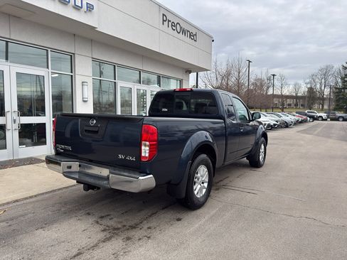Used 2016 Nissan Frontier SV image 3