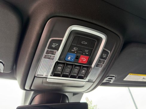 Used 2022 RAM 1500 Laramie AWD/4WD image 29