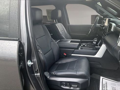 Used 2024 Toyota Tundra Platinum AWD/4WD image 7
