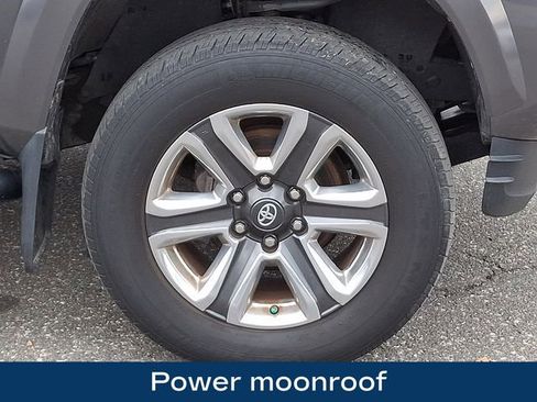 Used 2018 Toyota Tacoma Limited image 10