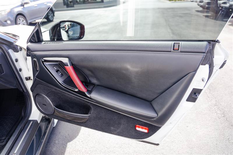 Used 2015 Nissan GT-R Black Edition AWD/4WD image 30
