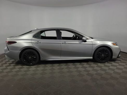 Used 2021 Toyota Camry SE image 10