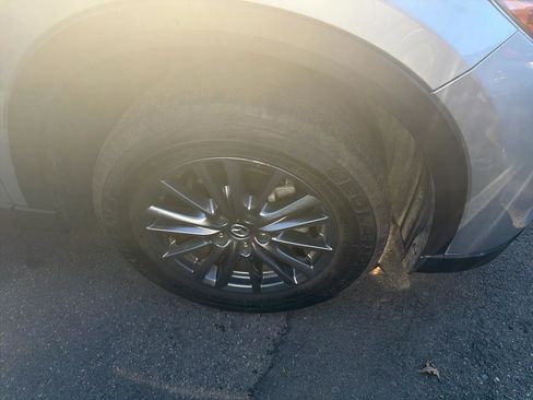 Used 2021 MAZDA CX-5 Touring w/ Touring Preferred SV Package image 4