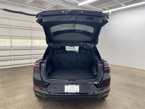 Used 2024 Chevrolet Equinox EV RS image 28