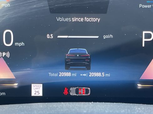 Used 2025 BMW X6 xDrive40i image 10