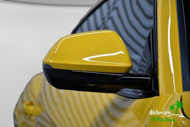 Used 2025 Lamborghini Urus SE AWD/4WD image 22