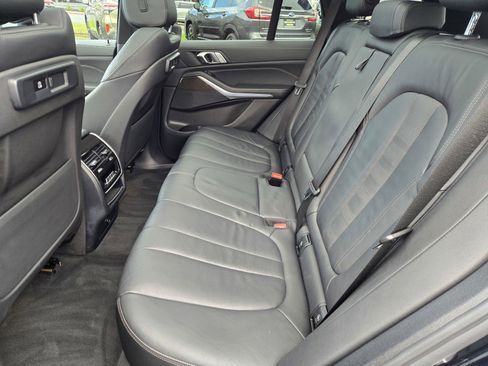 Used 2022 BMW X5 xDrive40i w/ M Sport Package image 12