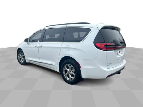 Used 2022 Chrysler Pacifica Limited image 7