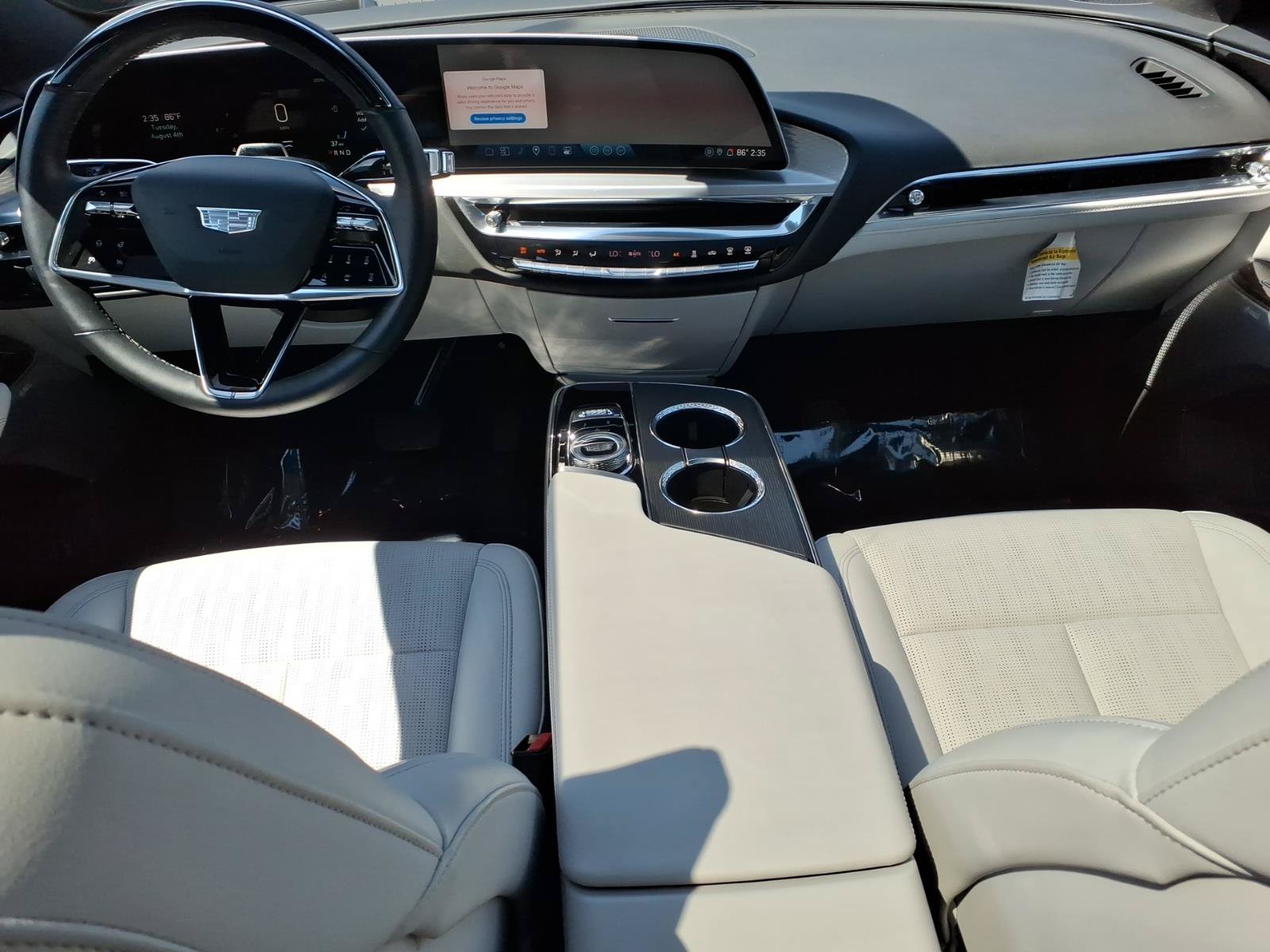 Certified 2024 Cadillac Lyriq Luxury w/ LPO, Floor Liner Package AWD/4WD image 15