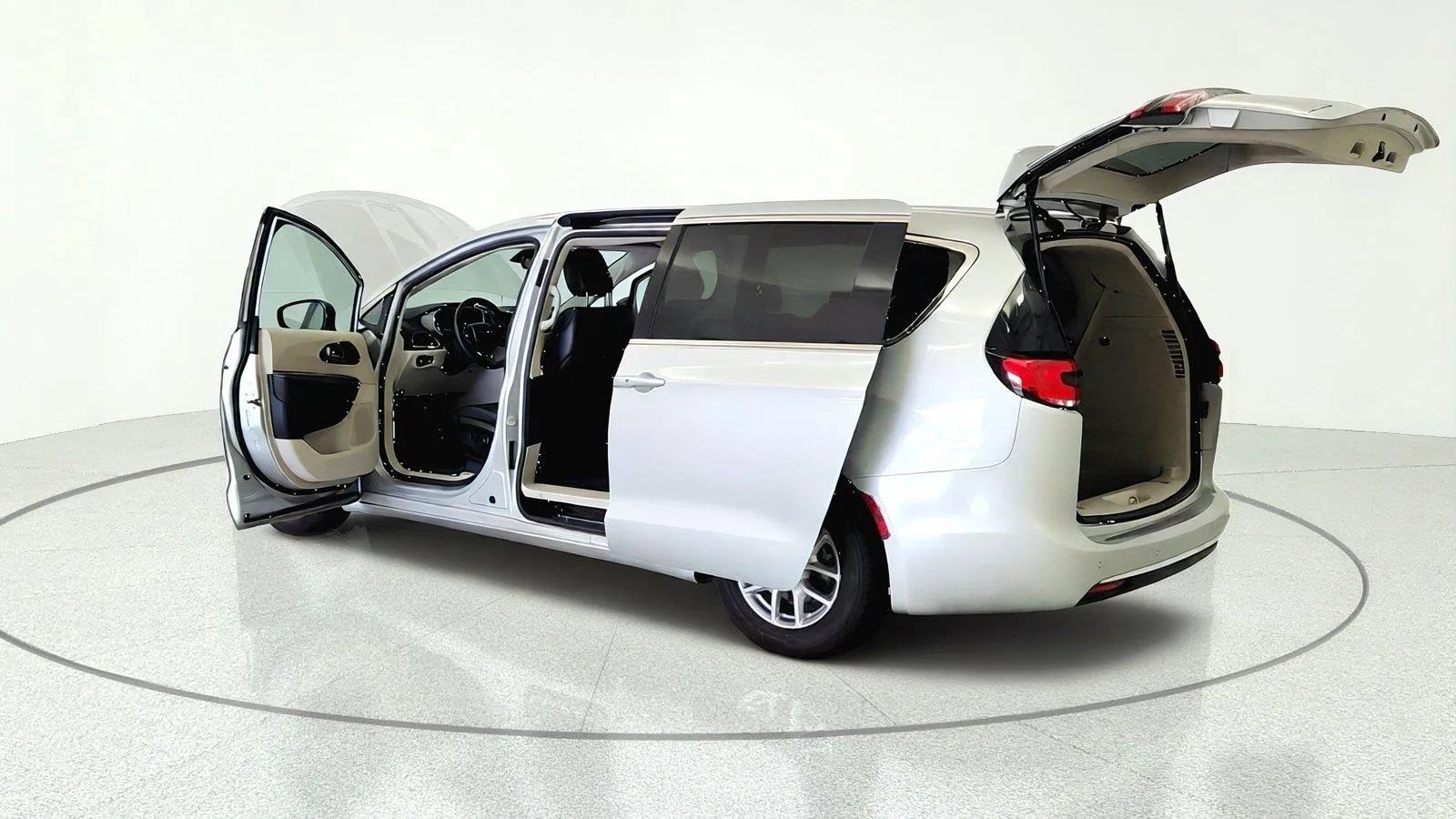 Used 2024 Chrysler Pacifica Touring-L FWD image 10