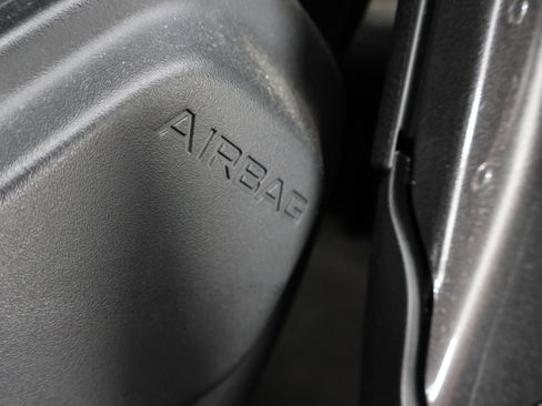 Used 2022 Jeep Wrangler Unlimited Sahara AWD/4WD image 41