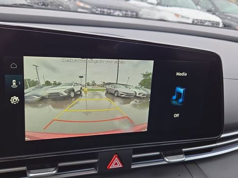 New 2025 Hyundai Elantra SEL image 13