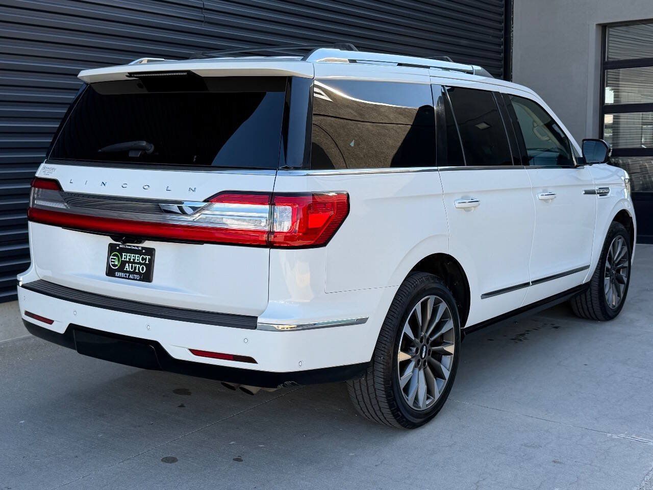 Used 2021 Lincoln Navigator Reserve w/ Luxury Package AWD/4WD image 13
