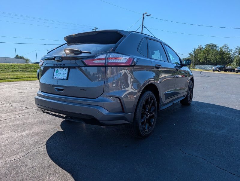 Used 2022 Ford Edge SE w/ Black Appearance Package AWD/4WD image 5