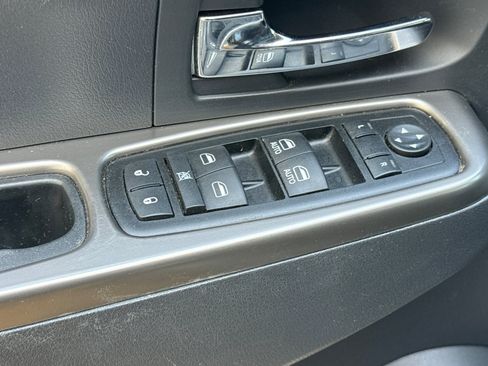 Used 2012 Jeep Liberty Limited Jet RWD image 14