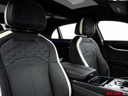 Used 2024 Bentley Flying Spur W12 image 40