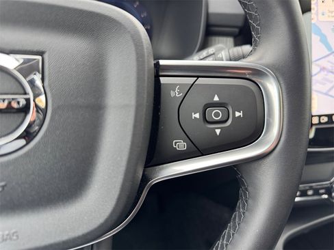 Certified 2025 Volvo XC40 B5 Plus image 15