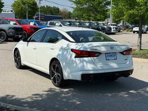 Used 2025 Nissan Altima 2.5 SR w/ SR Premium Package AWD/4WD image 7