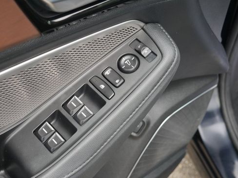 Used 2022 Acura MDX SH-AWD image 15