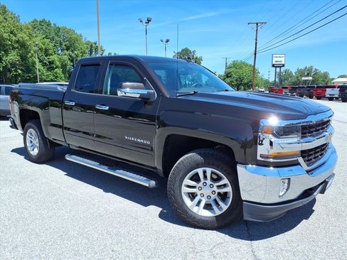 Used 2018 Chevrolet Silverado 1500 LT w/ All Star Edition AWD/4WD image 2