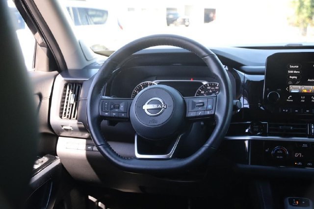 Certified 2025 Nissan Pathfinder SL w/ SL Premium Package FWD image 27