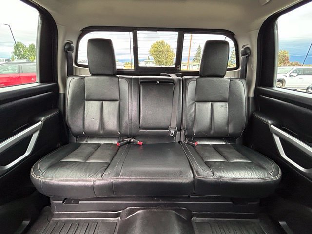 Used 2018 Nissan Titan SL w/ Chrome Package AWD/4WD image 38