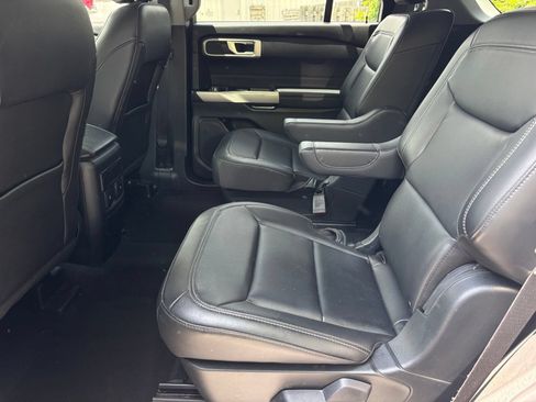 Used 2023 Ford Explorer XLT w/ Equipment Group 202A AWD/4WD image 11