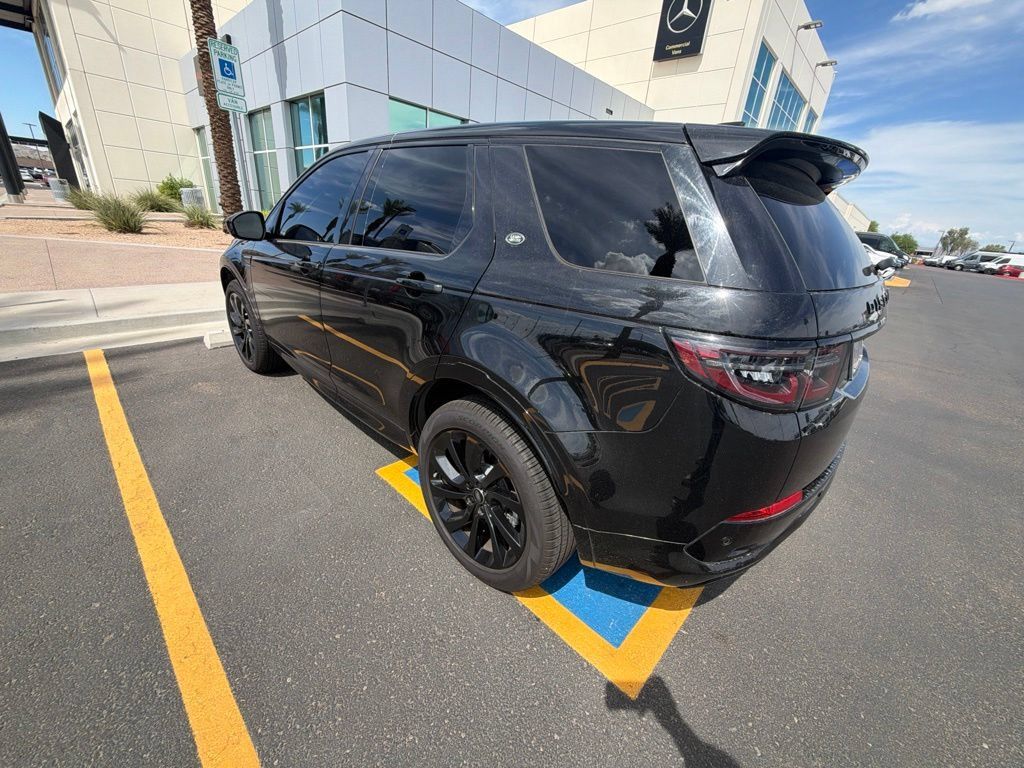 Used 2022 Land Rover Discovery Sport SE R-Dynamic AWD/4WD image 5
