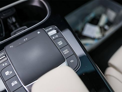 Used 2022 Mercedes-Benz CLA 250 image 24