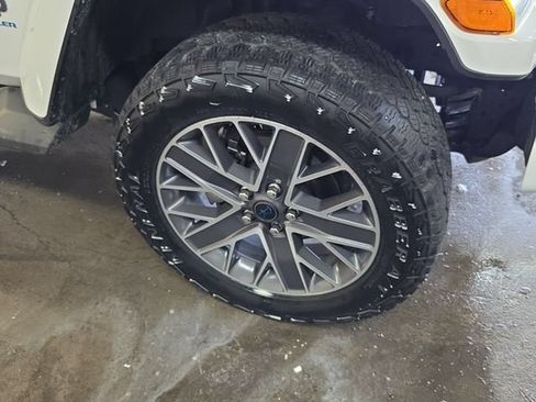 Used 2024 Jeep Wrangler High Altitude AWD/4WD image 19