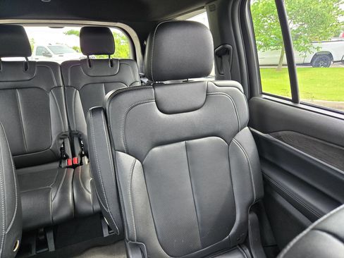 Used 2024 Jeep Grand Cherokee L Limited w/ Luxury Tech Group II AWD/4WD image 14