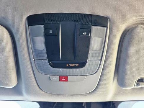 Used 2024 Kia Sorento S image 27