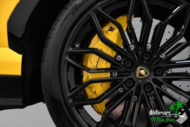 Used 2025 Lamborghini Urus SE AWD/4WD image 19