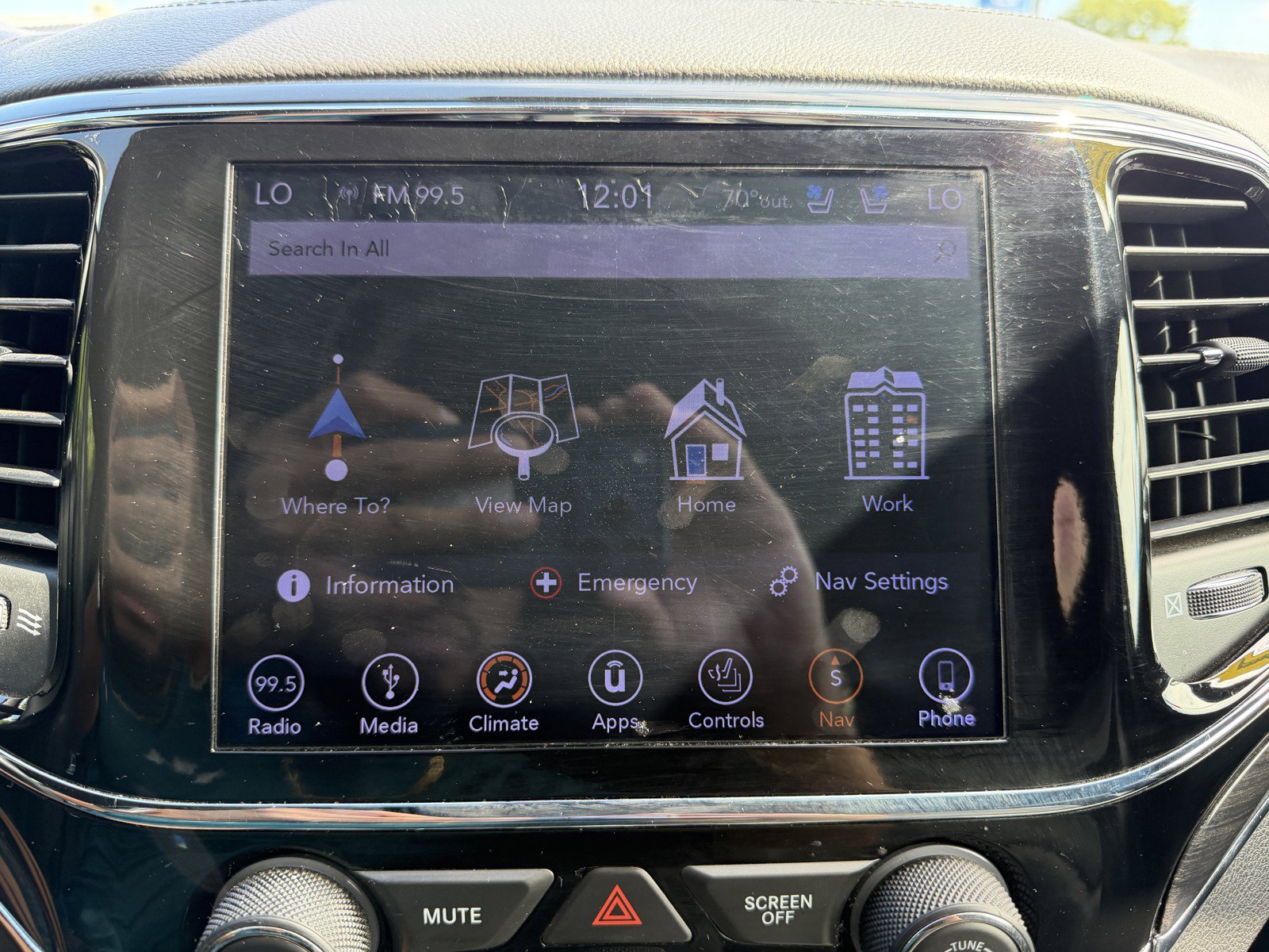 Used 2019 Jeep Grand Cherokee Overland AWD/4WD image 21