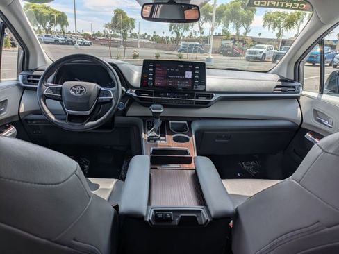 Used 2024 Toyota Sienna XLE image 23