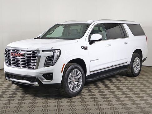 Used 2025 GMC Yukon XL Denali AWD/4WD image 15
