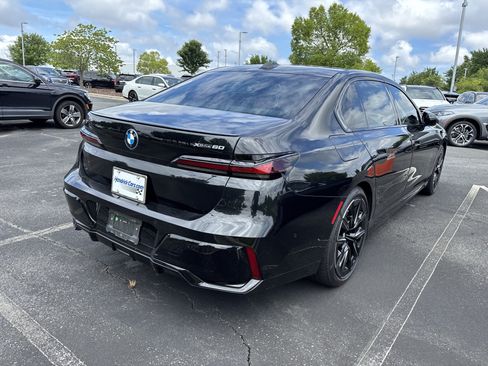 Used 2023 BMW i7 xDrive60 AWD/4WD image 25