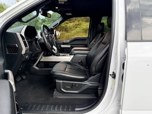 Used 2019 Ford F150 Lariat w/ Equipment Group 502A Luxury AWD/4WD image 15