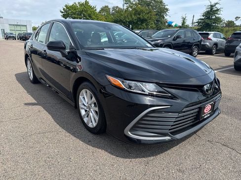 Used 2023 Toyota Camry LE FWD image 9