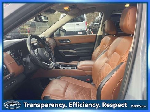 Certified 2022 Nissan Pathfinder Platinum w/ Cargo Package image 16