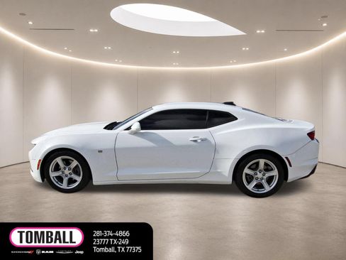 Used 2023 Chevrolet Camaro LT RWD image 4